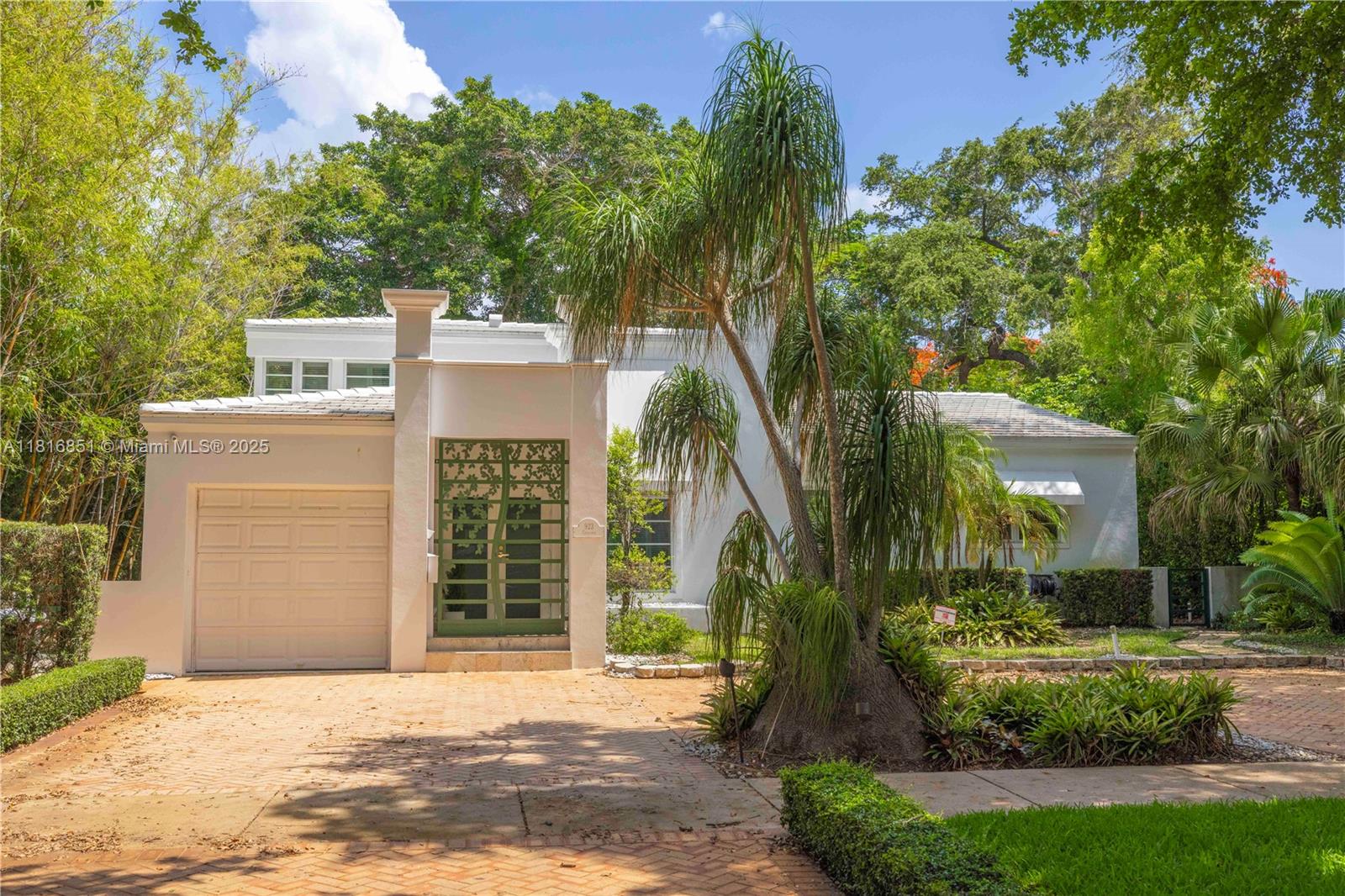 923 Catalonia Ave, Coral Gables, Miami-Dade County, Florida - 3 Bedrooms  
3 Bathrooms - 