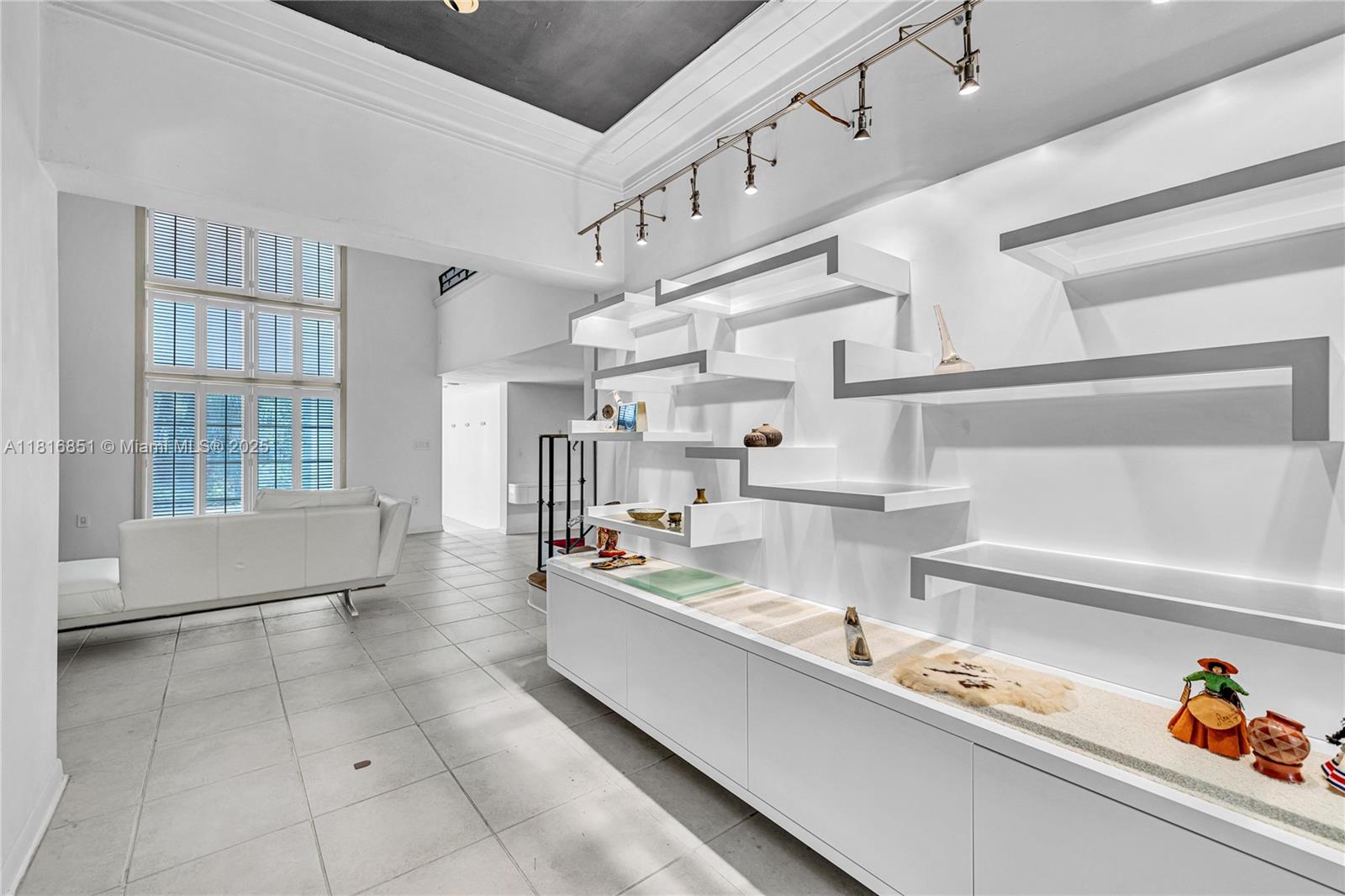 CORAL GABLES COUNTRY CLUB - Residential