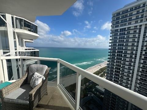 4779 Collins Ave 3504
