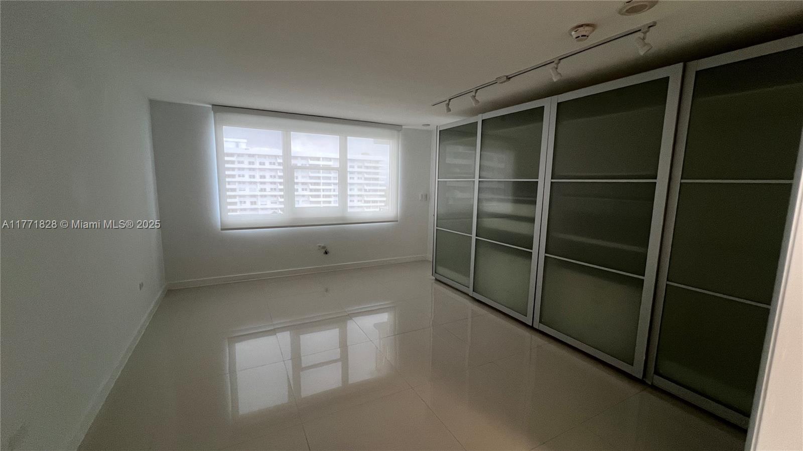 ISLAND HOUSE APT INC - CO - Residential