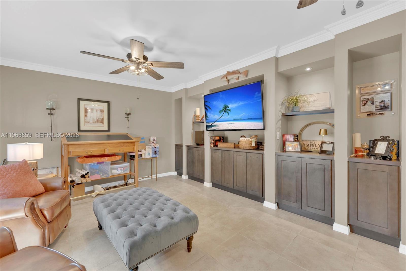 PARADISE SHORES - Residential