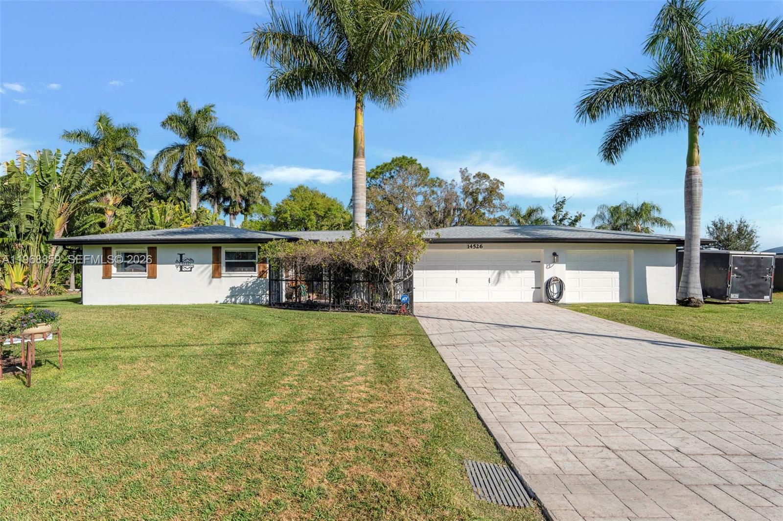 PARADISE SHORES - Residential