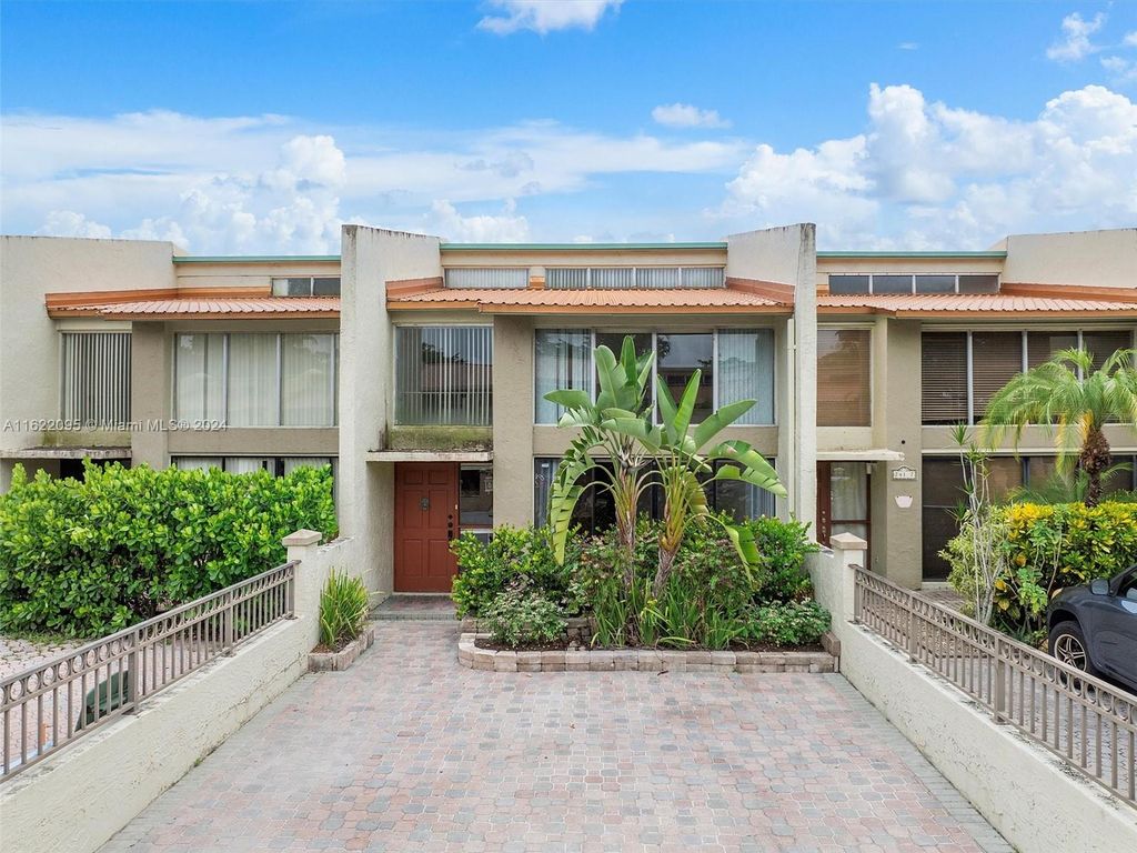Photo of 741 E Coco Plum Cir #6, Plantation, FL 33324 (MLS # A11622095)