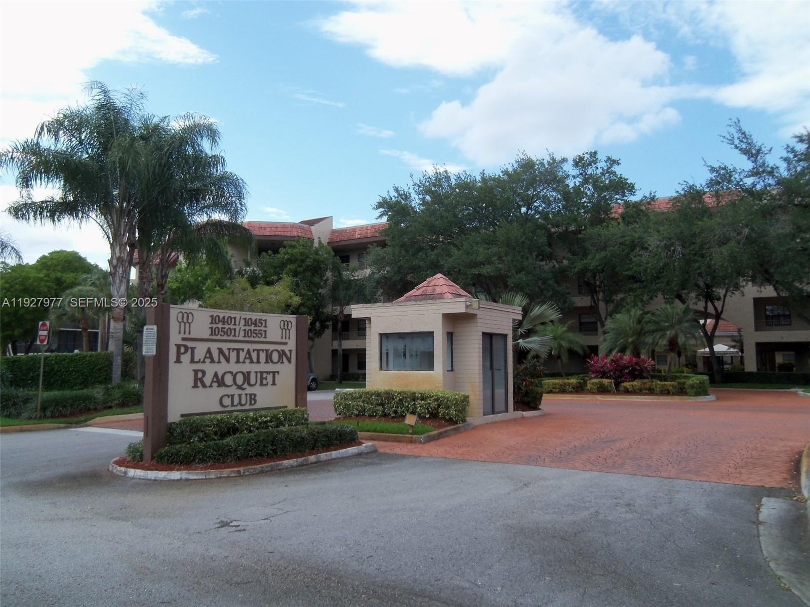 PLANTATION RACQUET CLUB - Residential Lease