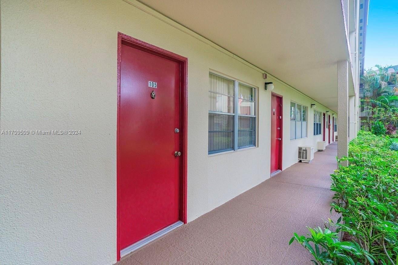 Property for Sale at 251 Sw 134th Way 105M, Pembroke Pines, Miami-Dade County, Florida - Bedrooms: 2 
Bathrooms: 2  - $159,999