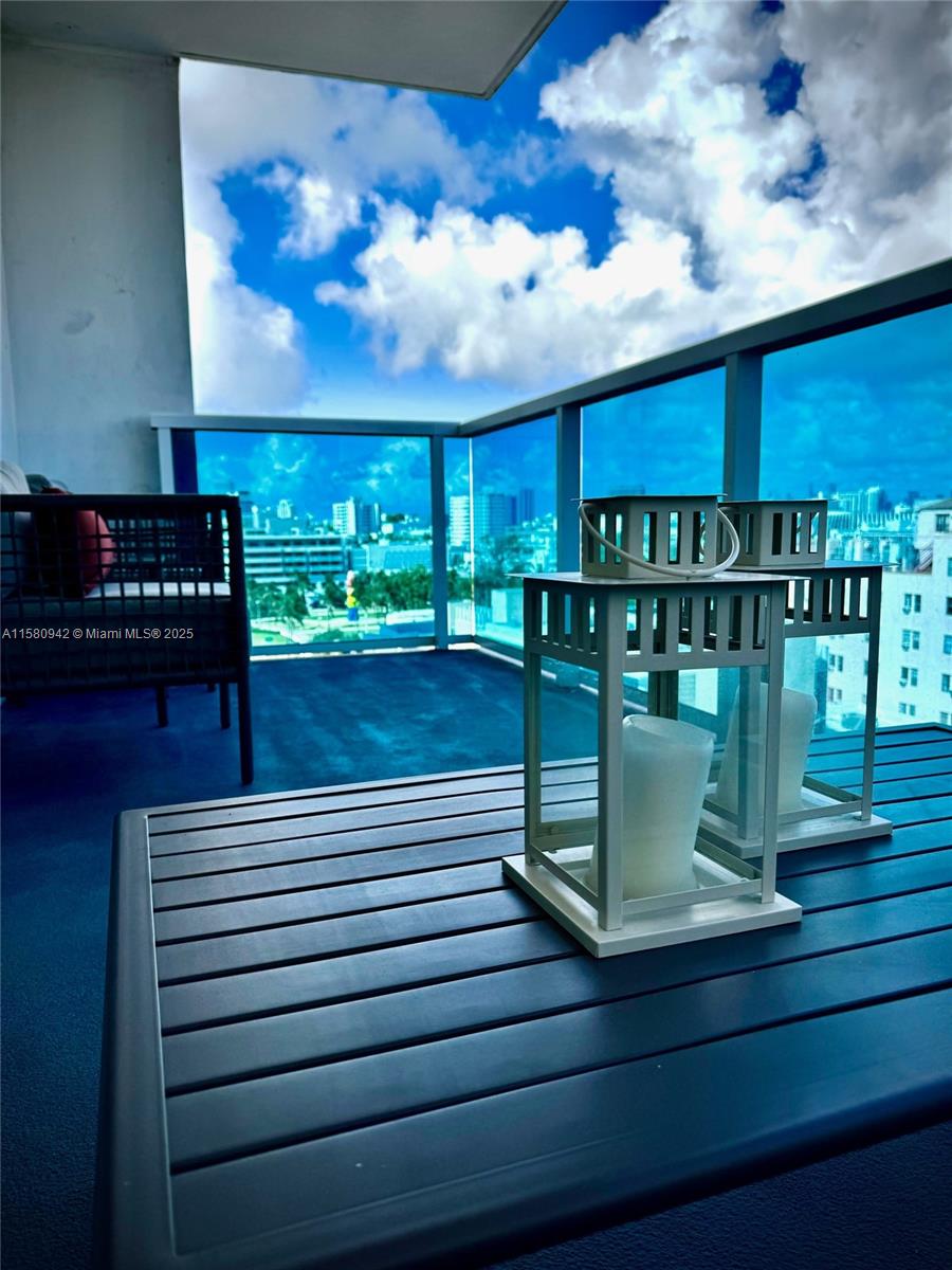 RONEY PALACE CONDO - Residential