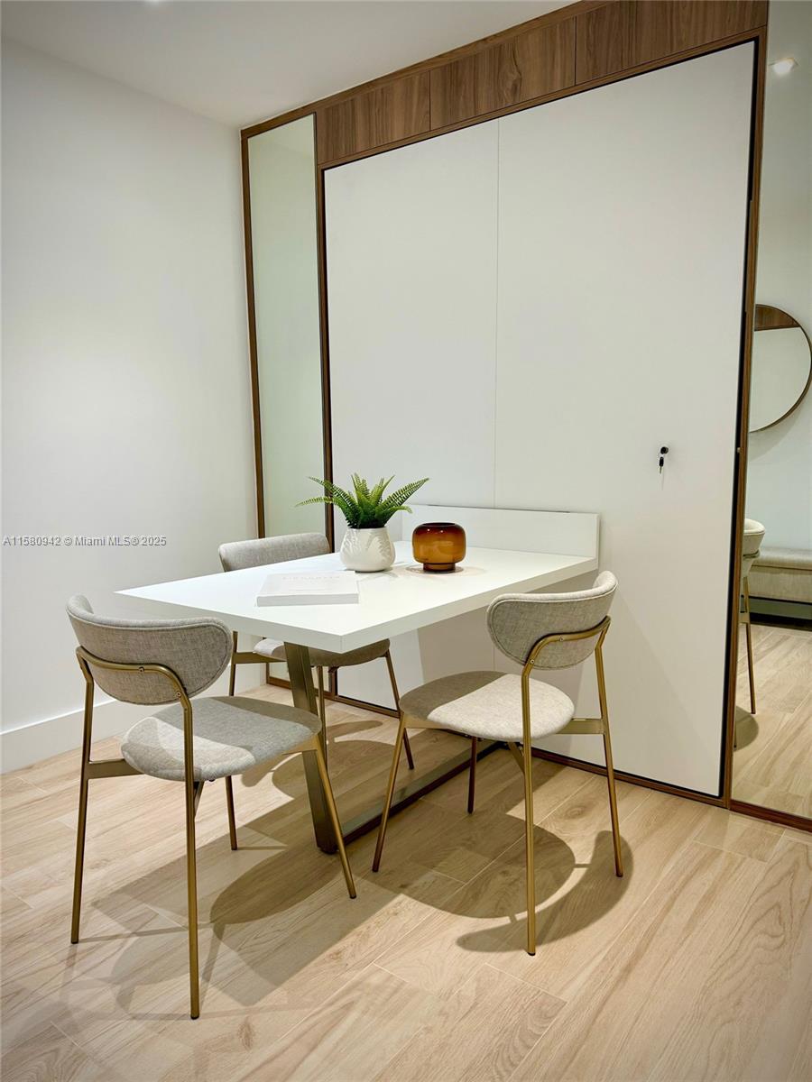 RONEY PALACE CONDO - Residential