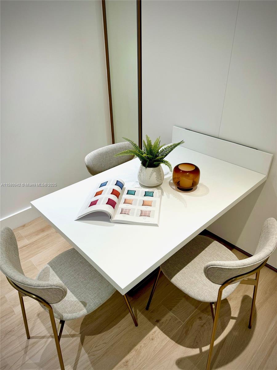 RONEY PALACE CONDO - Residential