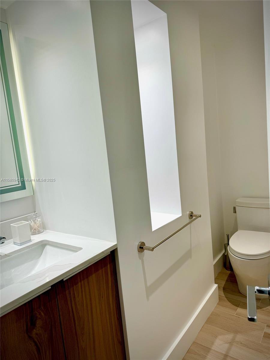 RONEY PALACE CONDO - Residential