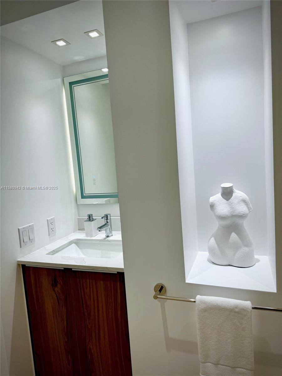 RONEY PALACE CONDO - Residential