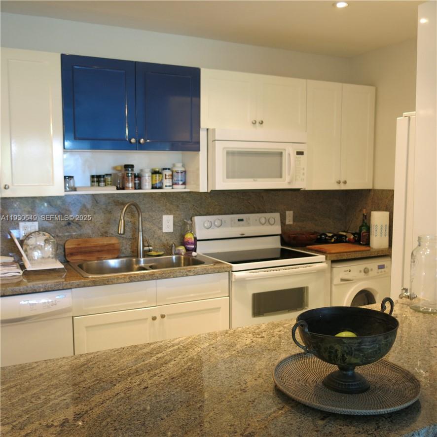 COMMODORE CLUB SOUTH COND - Residential Lease