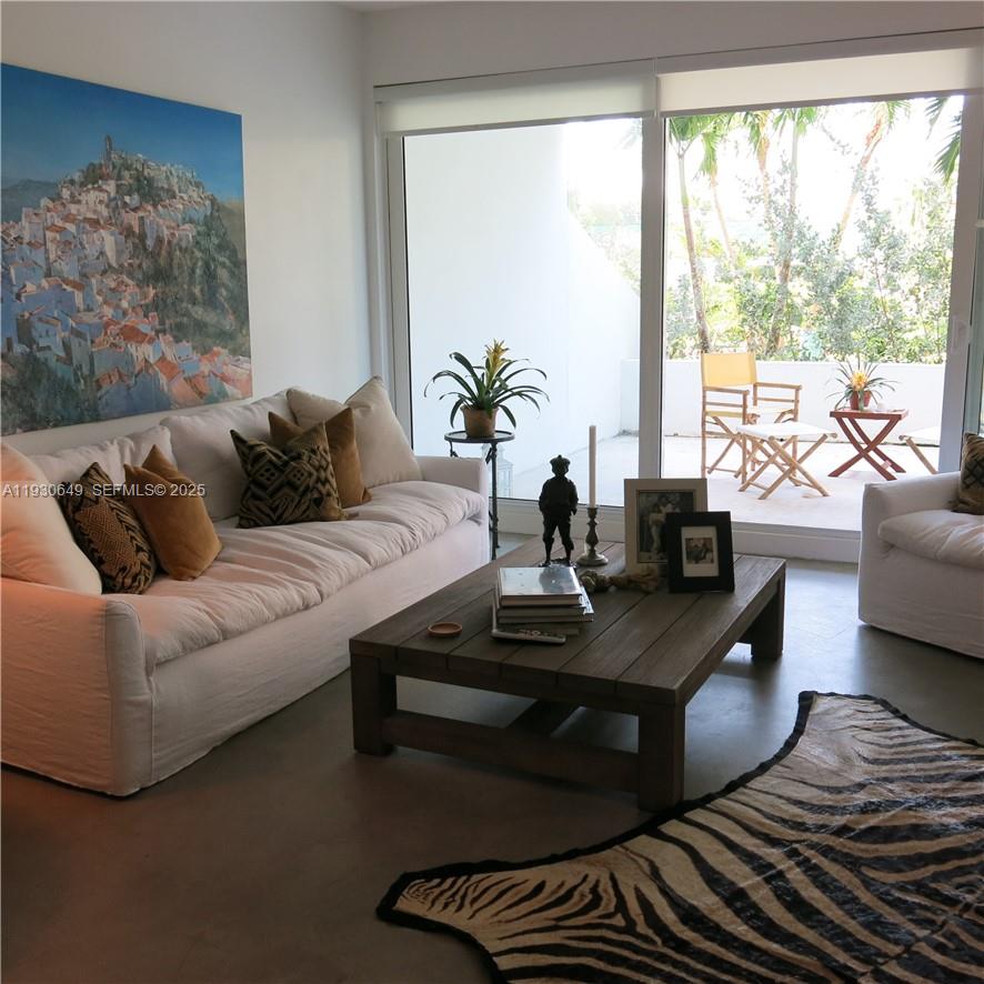 COMMODORE CLUB SOUTH COND - Residential Lease