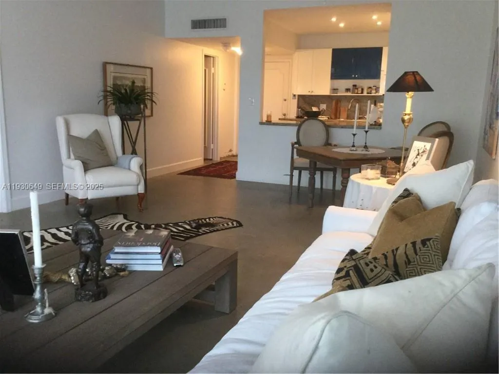 Key Biscayne, Florida 33149, United States, 1 Bedroom Bedrooms, ,2 BathroomsBathrooms,Residential,Active,255270