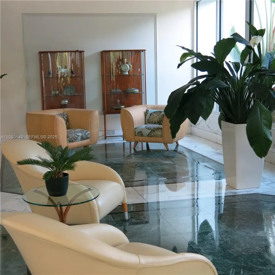 Key Biscayne, Florida 33149, United States, 1 Bedroom Bedrooms, ,2 BathroomsBathrooms,Residential,Active,255270
