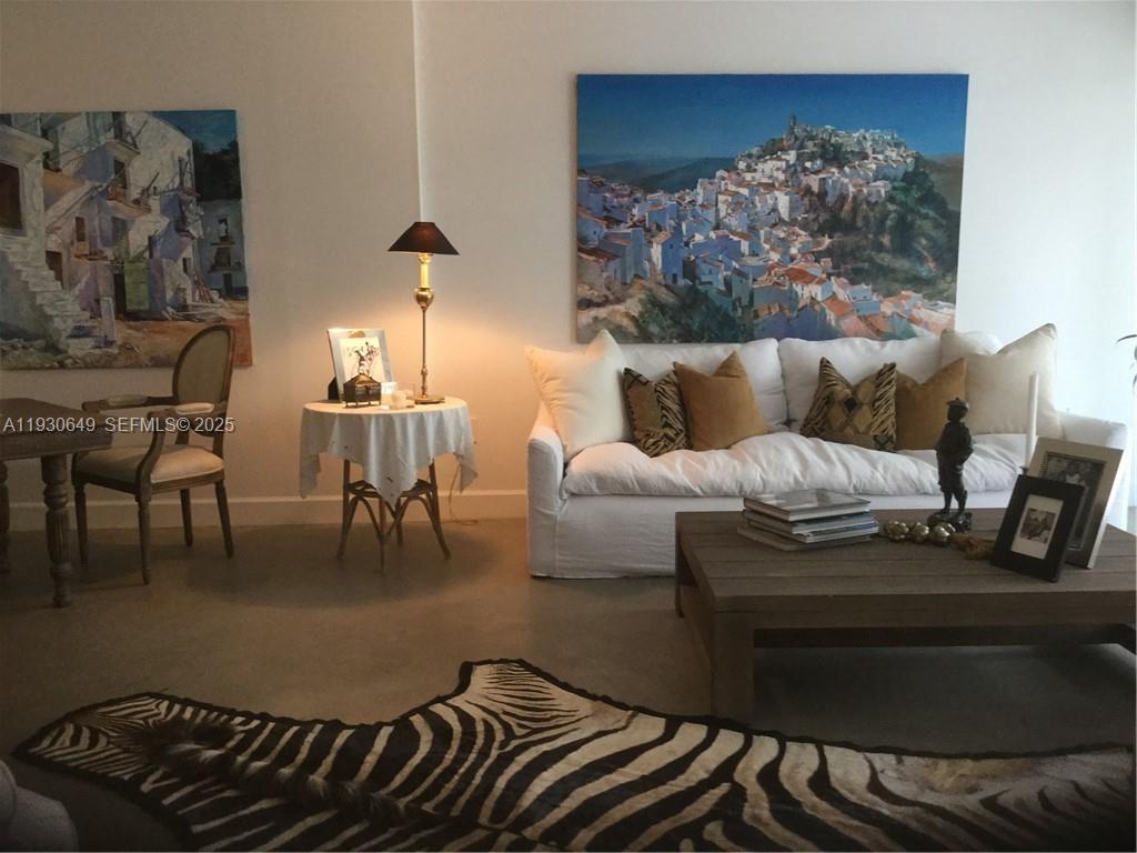 COMMODORE CLUB SOUTH COND - Residential Lease