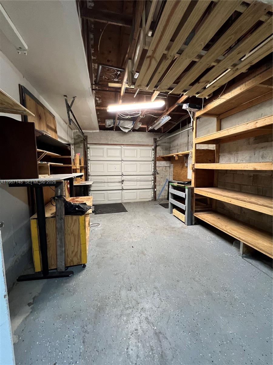 SAN SEBASTIAN LAKE - Residential