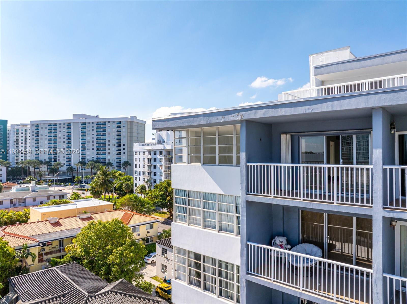 VILLA ROYAL CONDO - Residential