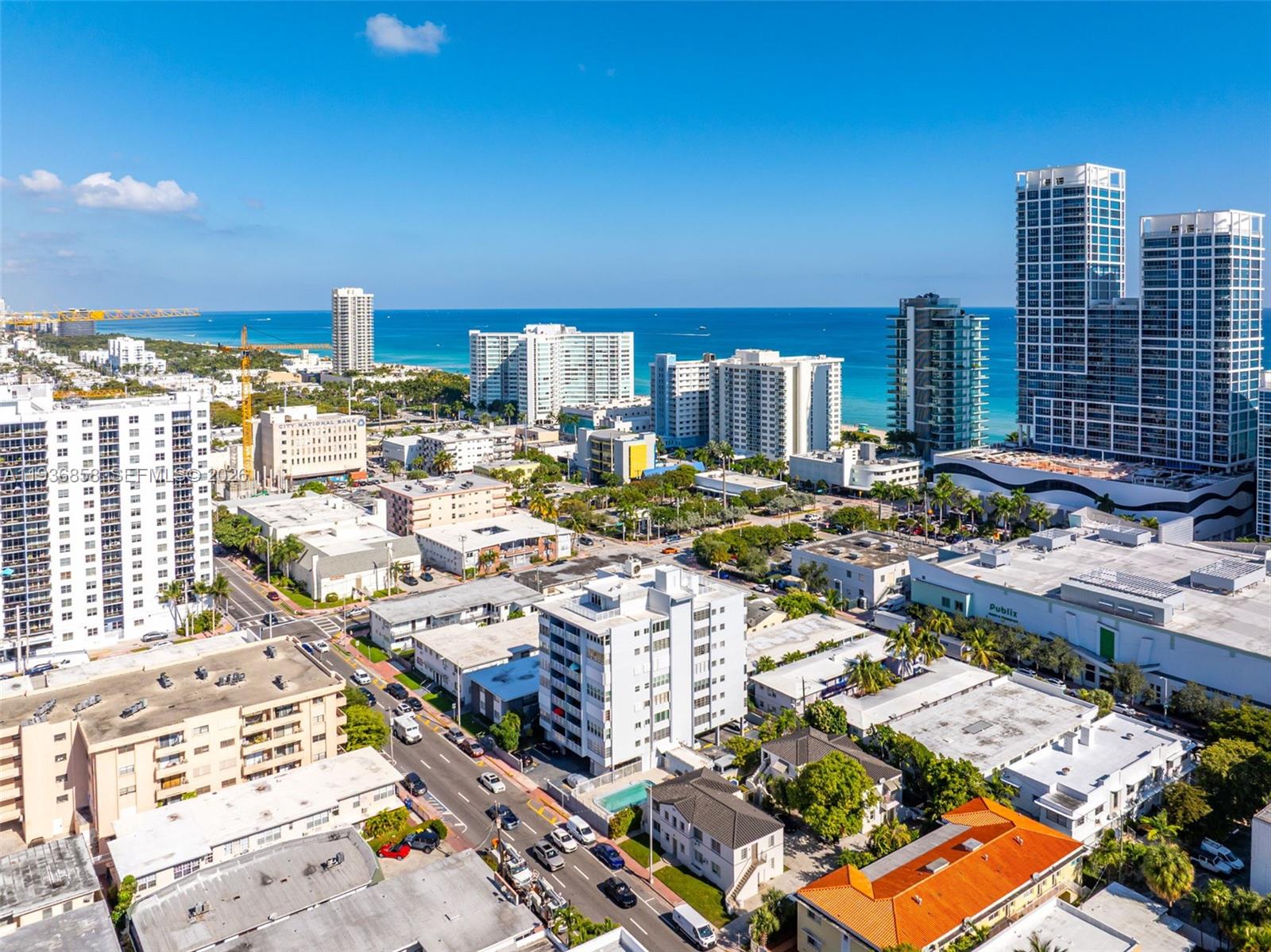 VILLA ROYAL CONDO - Residential