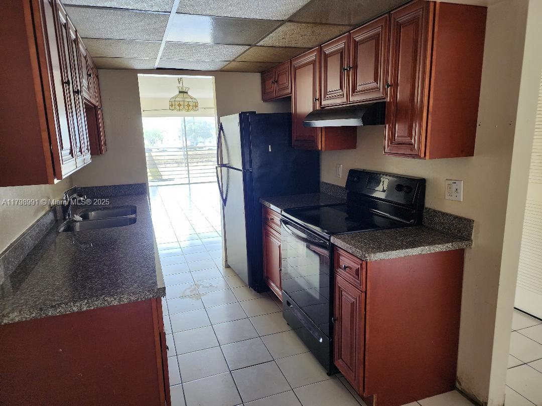 Rental Property at 3120 N Pine Island Rd 208, Sunrise, Miami-Dade County, Florida - Bedrooms: 2 
Bathrooms: 2  - $1,995 MO.