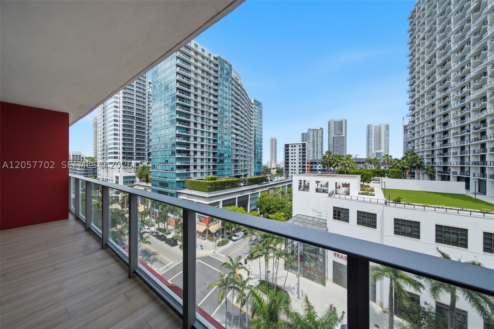 90 NE 32ND ST 811