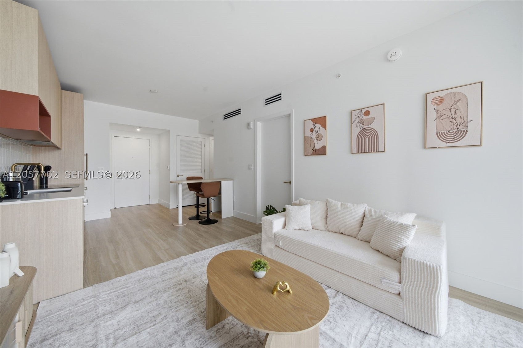 90 NE 32ND ST 811