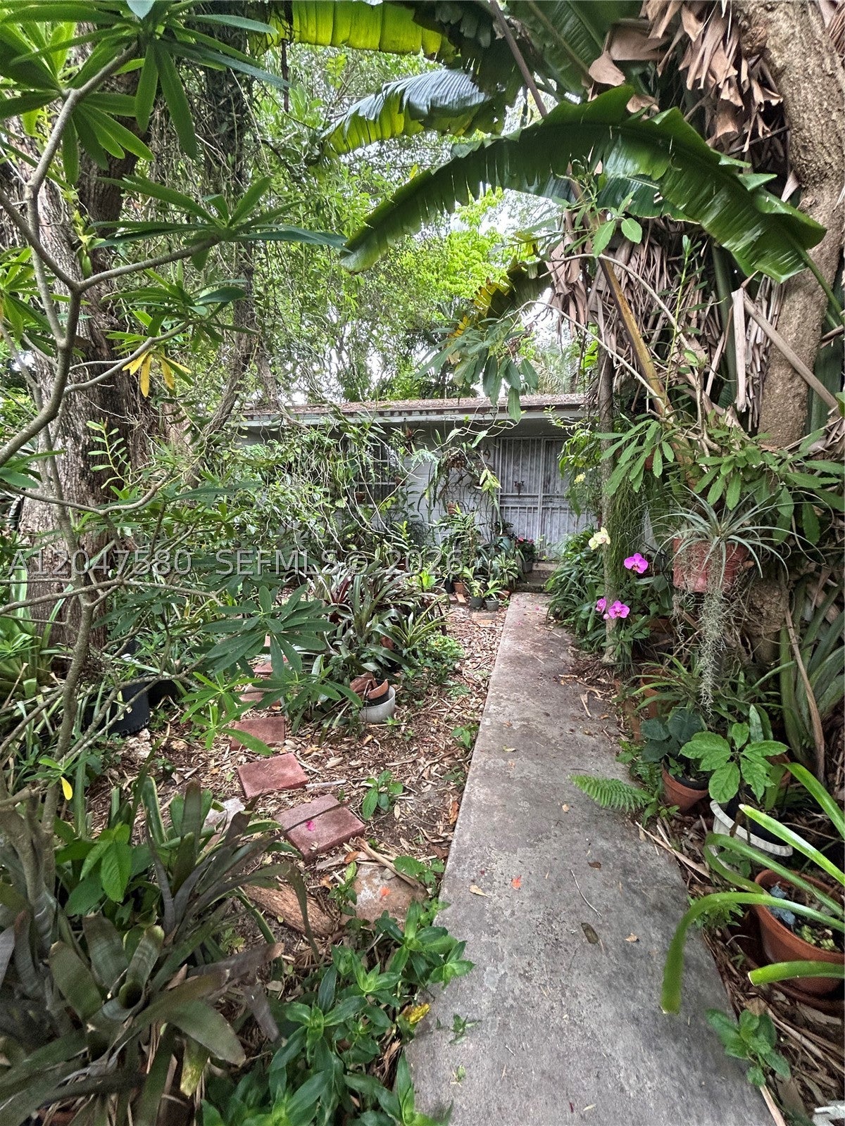 View photos, virtual tours, details... 8285 SW 47th St