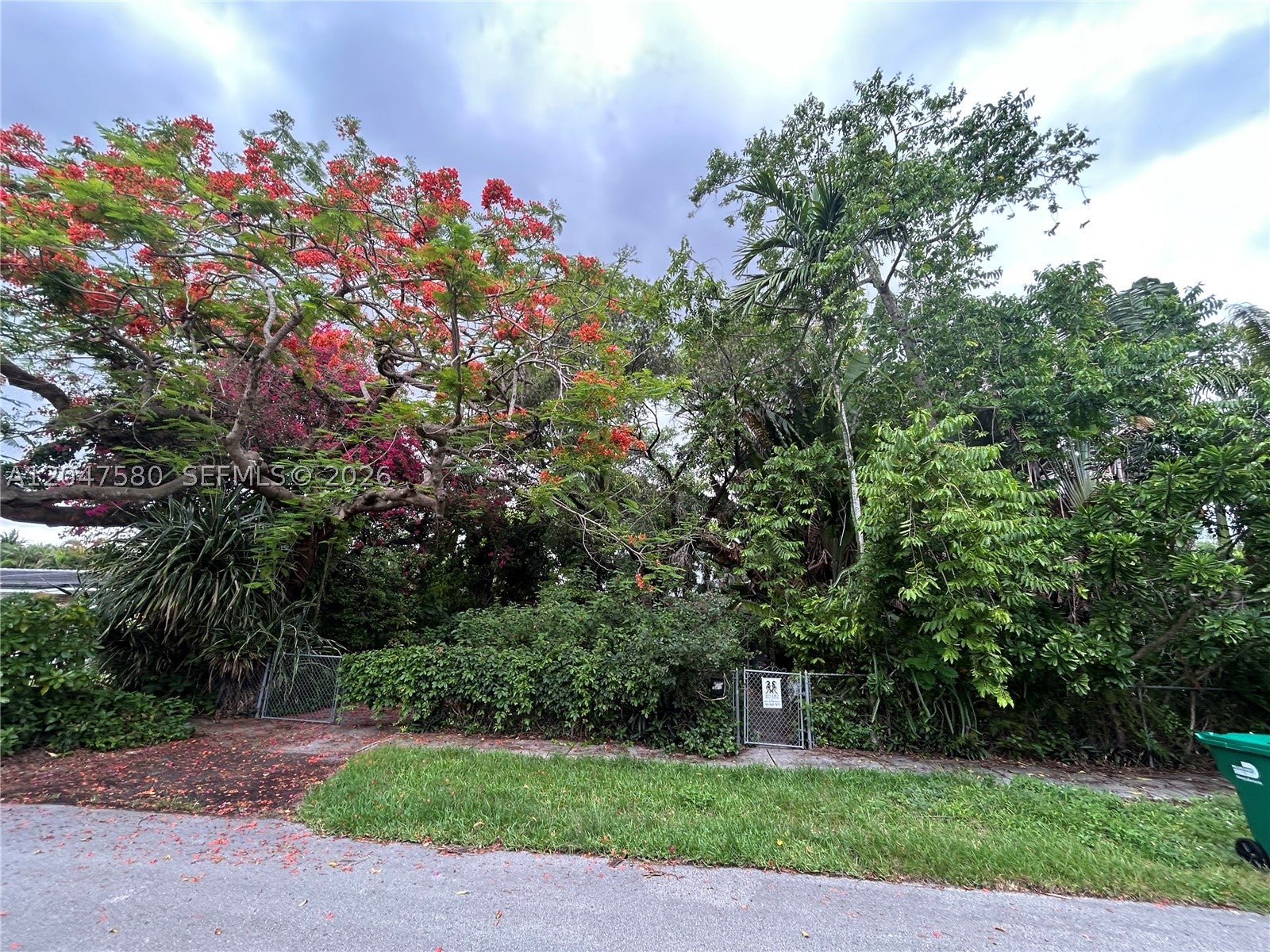 8285 SW 47th St, Miami FL 33155