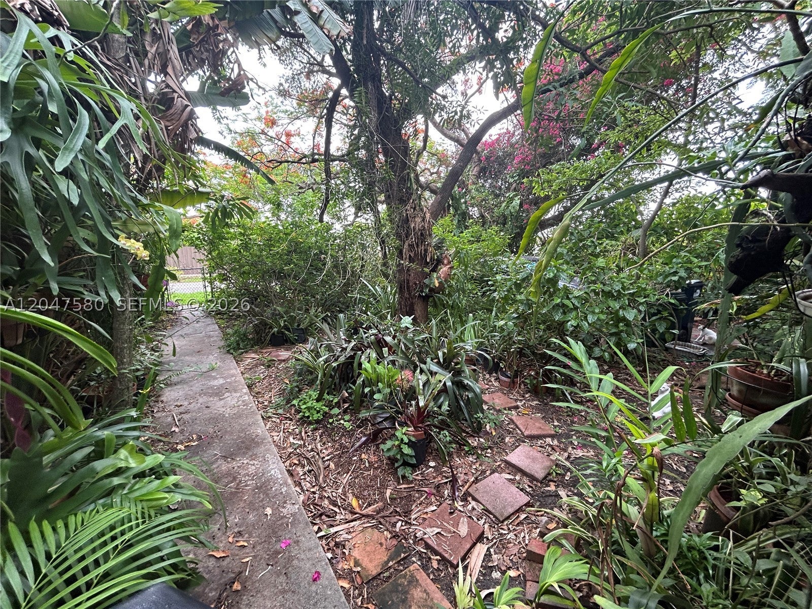 View photos, virtual tours, details... 8285 SW 47th St