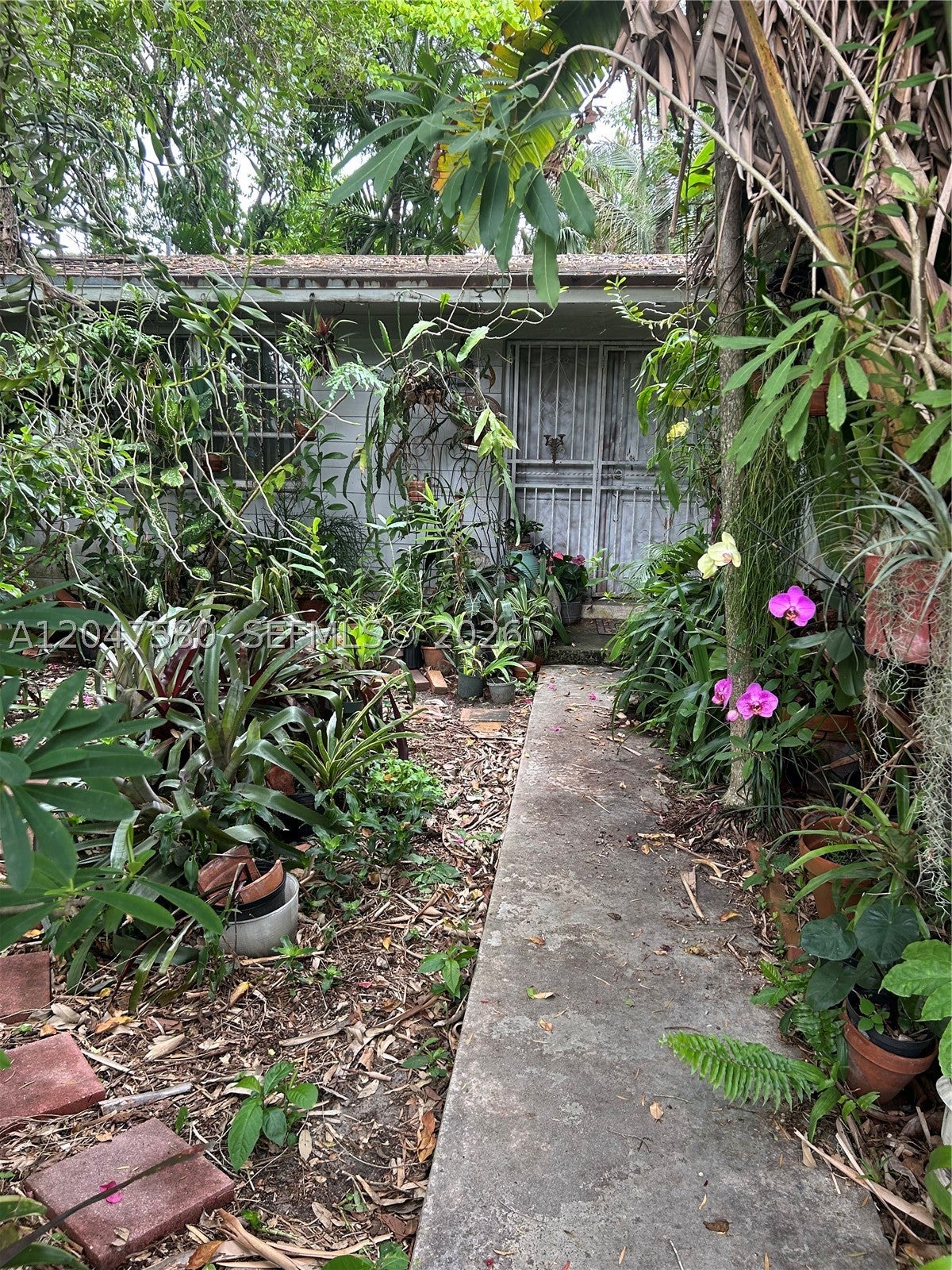 View photos, virtual tours, details... 8285 SW 47th St