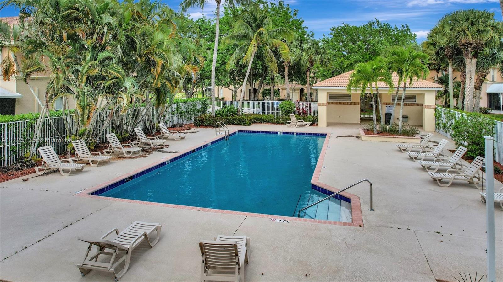 SEMINOLE ESTATES & TOWNHO - Residential
