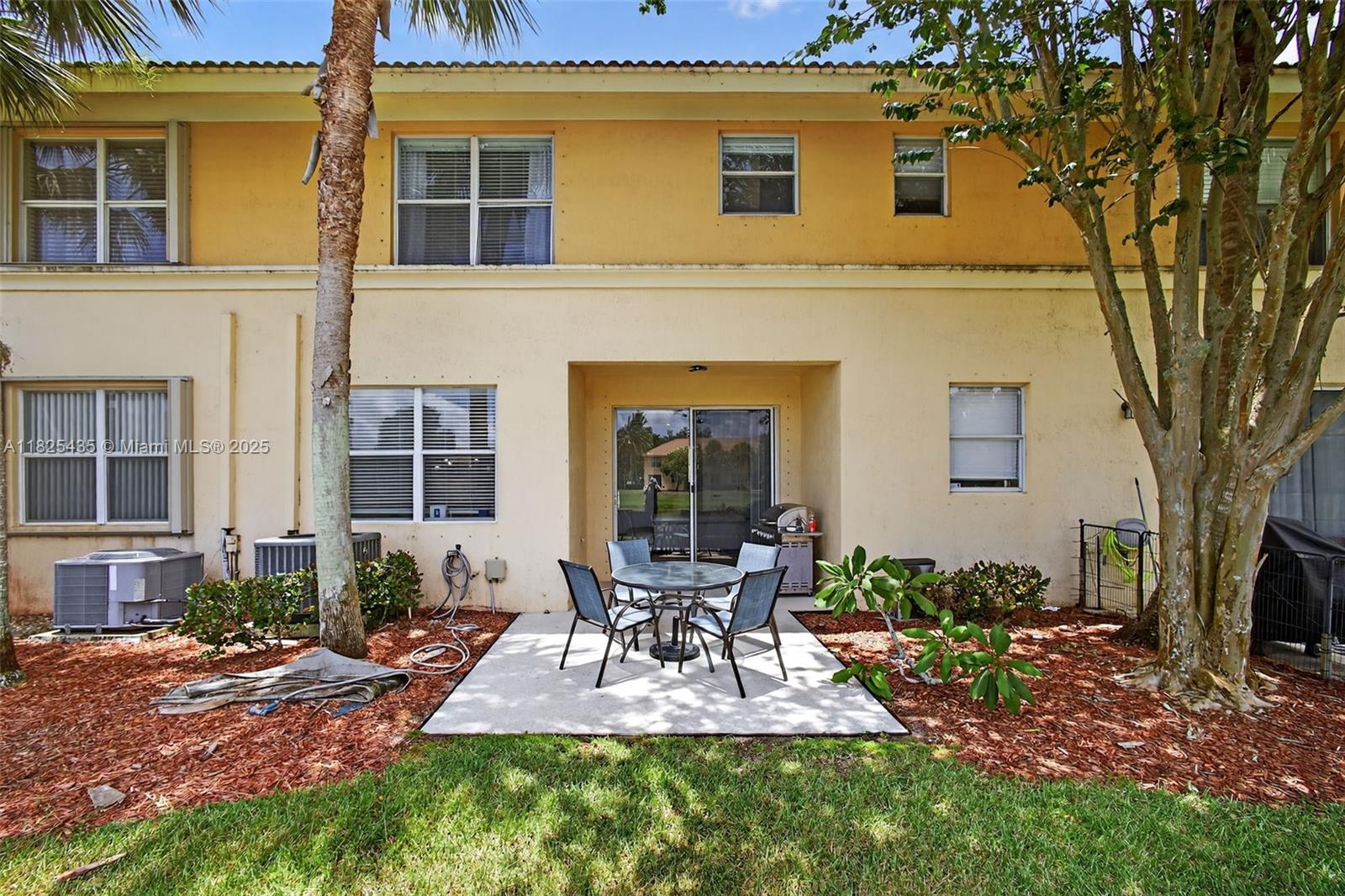 SEMINOLE ESTATES & TOWNHO - Residential