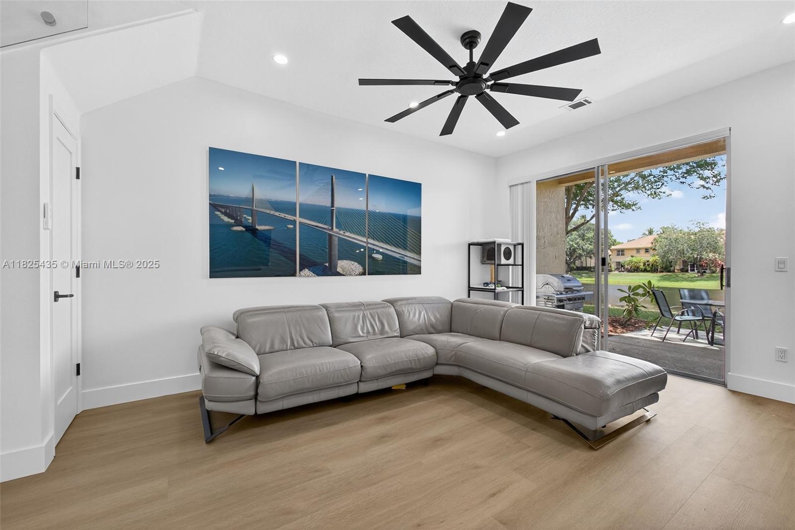 SEMINOLE ESTATES & TOWNHO - Residential