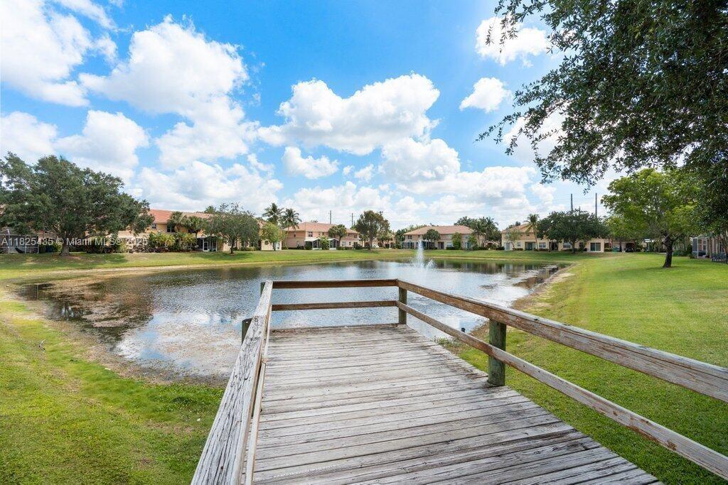SEMINOLE ESTATES & TOWNHO - Residential