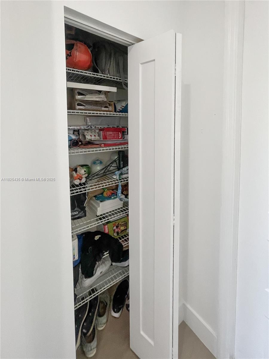 SEMINOLE ESTATES & TOWNHO - Residential