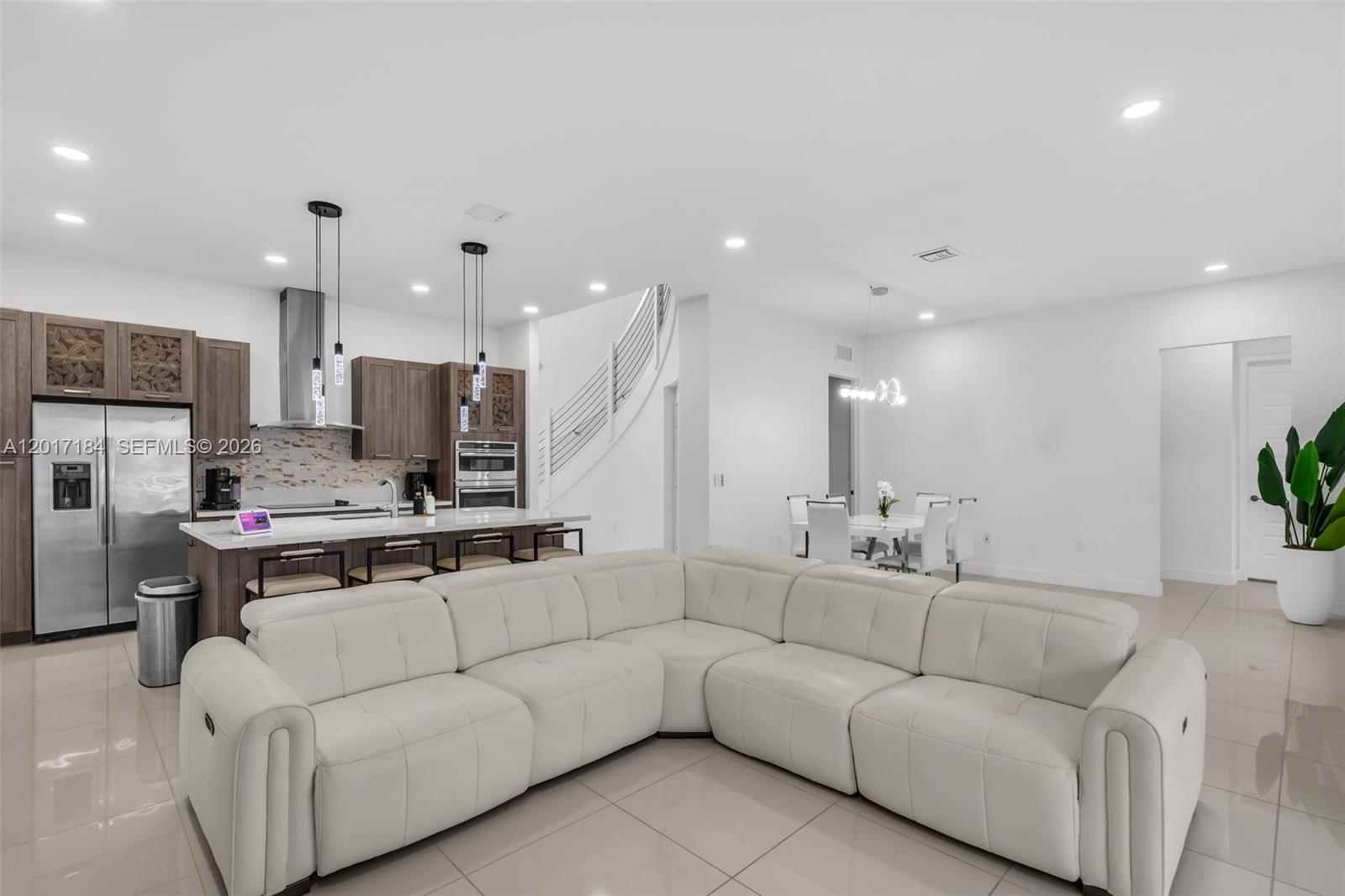 DUNNWOODY LAKE - Residential