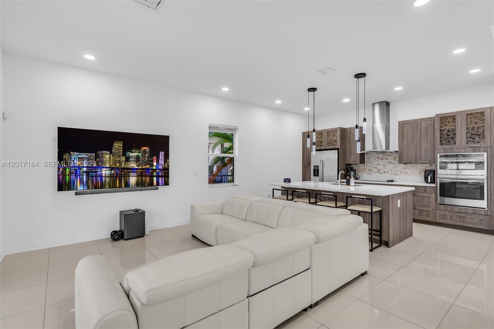 DUNNWOODY LAKE - Residential