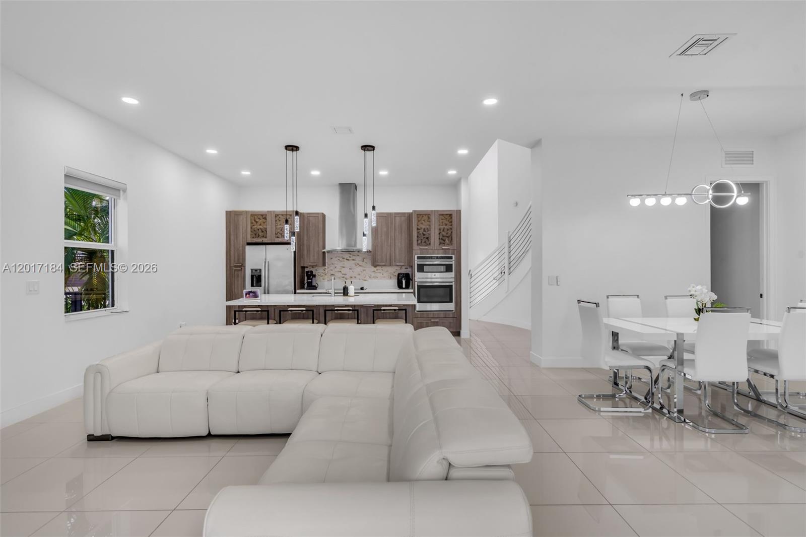 DUNNWOODY LAKE - Residential