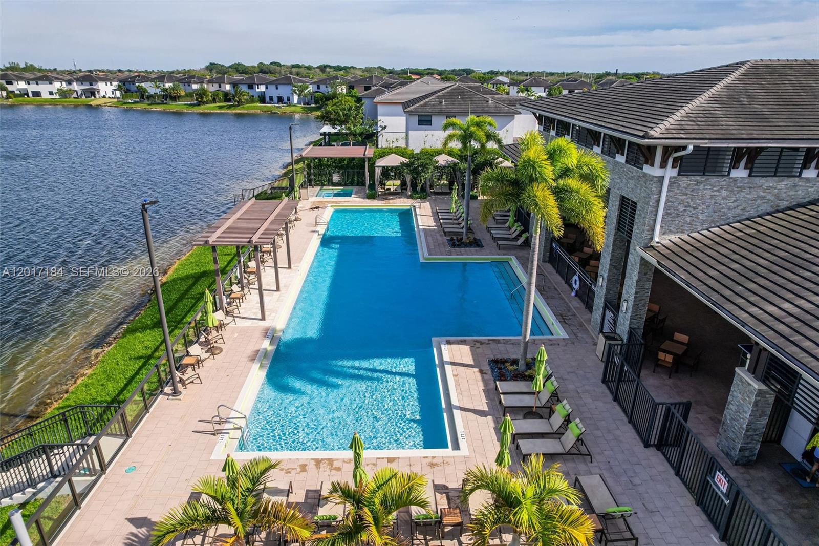 DUNNWOODY LAKE - Residential