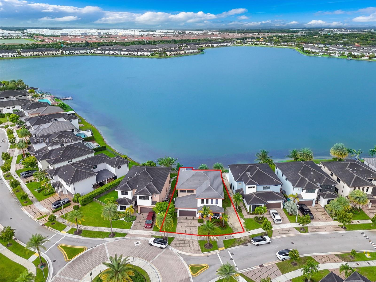 DUNNWOODY LAKE - Residential
