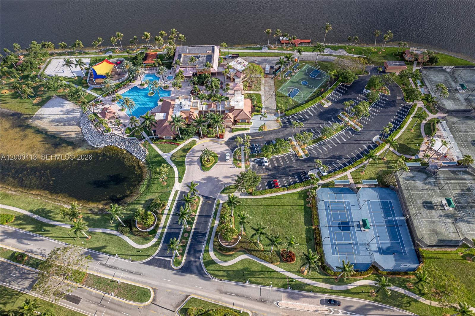 SUNSET LAKES PLAT ONE - Residential