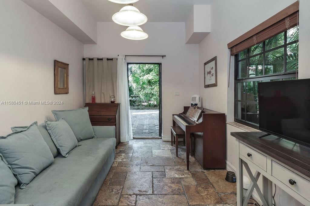 MIAMI SHORES SEC 1 AMD - Residential