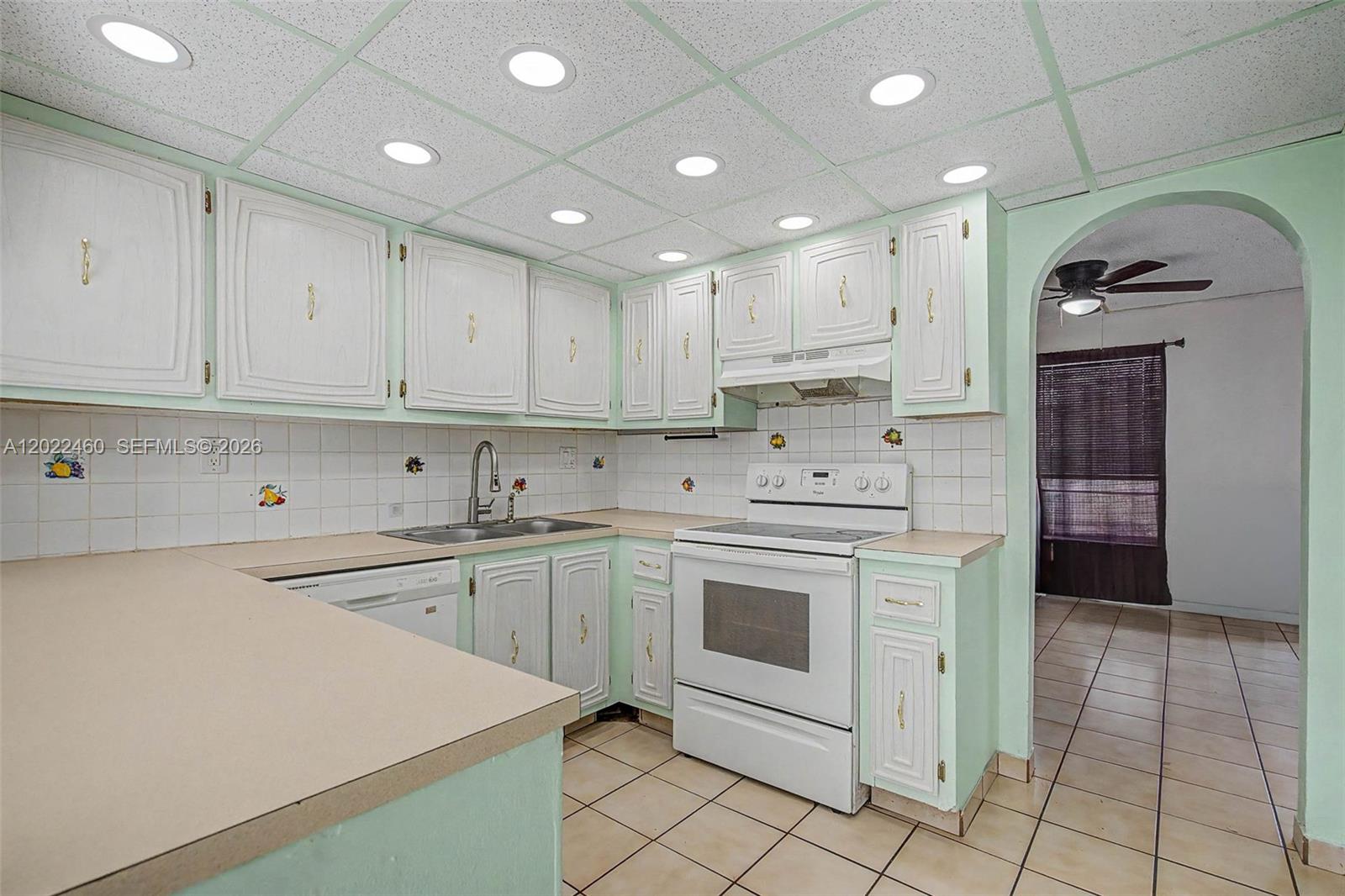 TOWNHOUSES AT NOVA - Residential