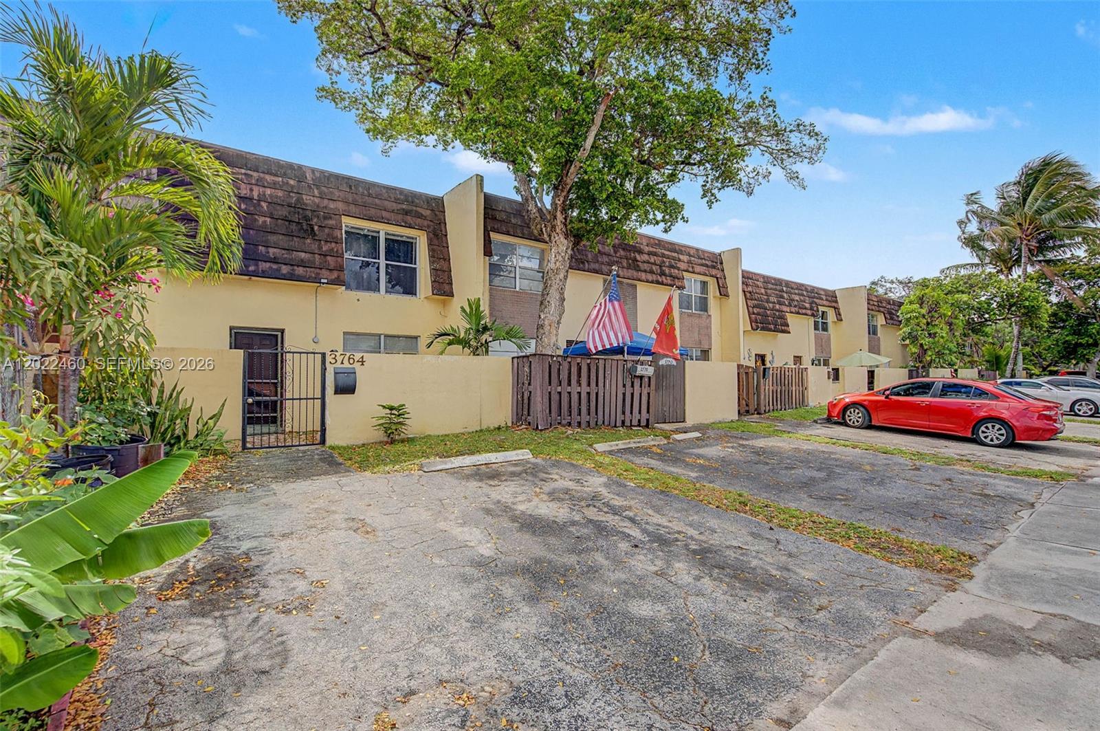 TOWNHOUSES AT NOVA - Residential