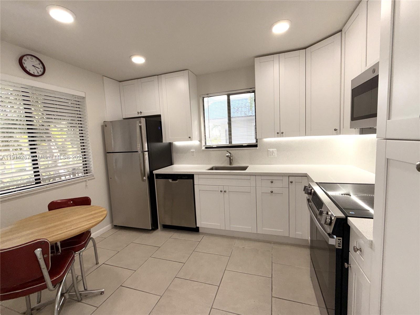 GARDENS AT BONAVENTURE 14 - Residential Lease