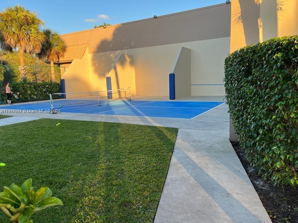 GARDENS AT BONAVENTURE 14 - Residential Lease