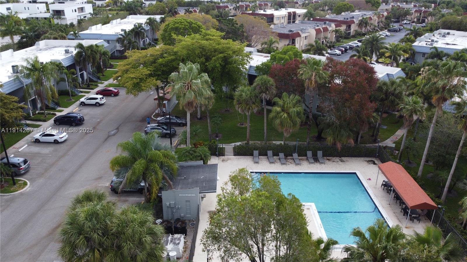 GARDENS AT BONAVENTURE 14 - Residential Lease