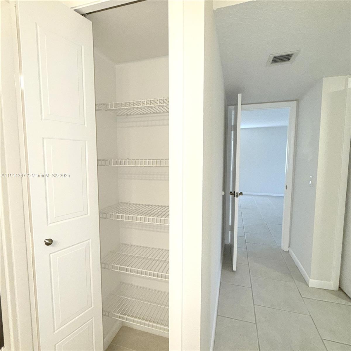 GARDENS AT BONAVENTURE 14 - Residential Lease