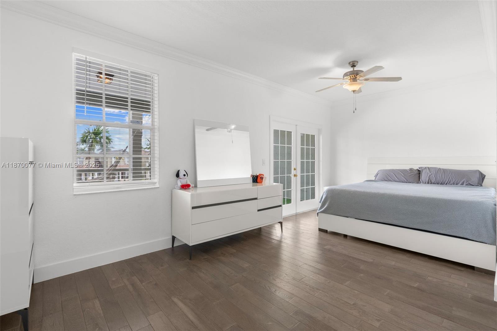 KENSINGTON MANOR - Residential