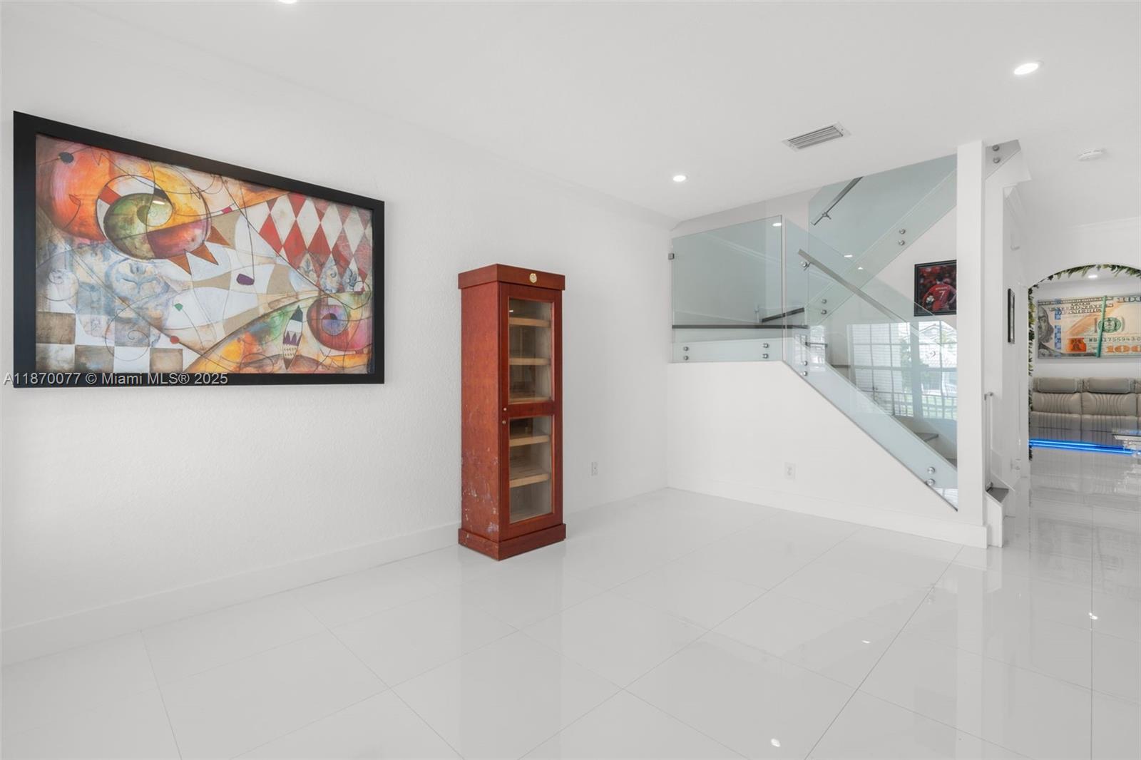 KENSINGTON MANOR - Residential