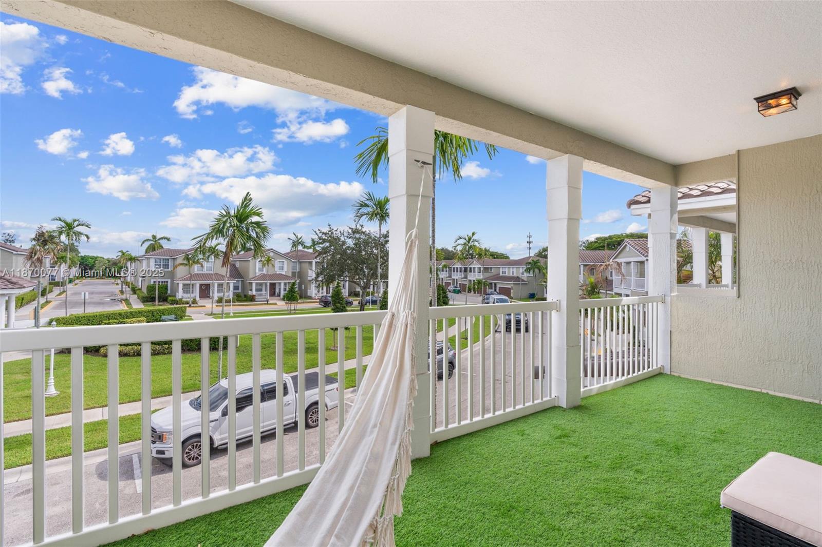 KENSINGTON MANOR - Residential